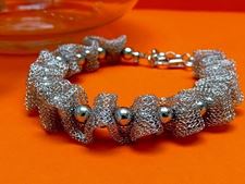 Afbeelding van “Fancy Net” armband volledig in sterling zilver, gaas doorspekt met gepolijste ronde kralen