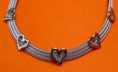 Afbeeldingen van “Herringbone hart” set van ketting en armband in Italiaans sterling zilver, platte herringbone versierd met gepolijste hartjes