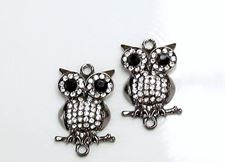 Picture of Connector, owl, gunmetal-plated, pavé crystal