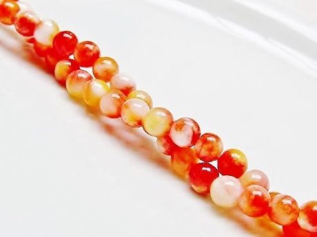 Image de 6x6 mm, perles rondes, pierres gemmes, jade Mashan, panaché de rouge-orange