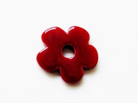 Image de 2.5x2.5 cm, pendentif, marguerite en céramique grecque, émail rouge rubis nacré