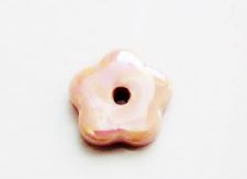 Picture of 1.9x1.9 cm, pendant, Greek ceramic daisy, pastel pink enamel, oil in water effect