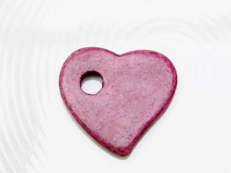 Image de 2,7x2,5 cm, pendentif en céramique grecque, en forme de cœur, rose violet, mat