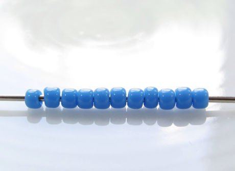 Image de Perles de rocailles japonaises, rondes, taille 11/0, Toho, opaque, bleu bleuet