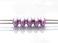 Image de 5x2.5 mm, perles SuperDuo, de verre tchèque, 2 trous, opaque, satin métallique, magenta ou violet rouge