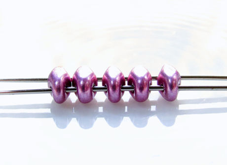 Image de 5x2.5 mm, perles SuperDuo, de verre tchèque, 2 trous, opaque, or suédé, orchidée ou violet nacré