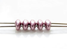Image de 5x2.5 mm, perles SuperDuo, de verre tchèque, 2 trous, opaque, or suédé, nacre pourpre ou pourpre argenté
