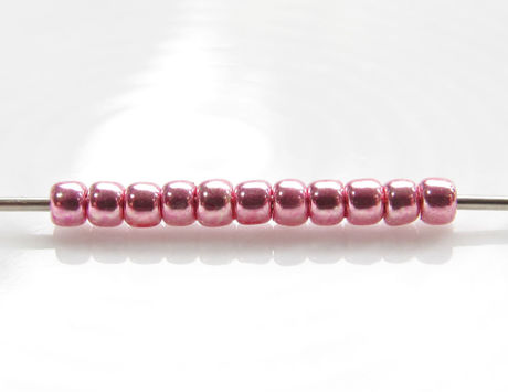 Picture of Japanese seed beads, round, size 11/0, Toho, galvanized, lilac pink, matte, PermaFinish