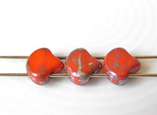 Picture of 7.5x7.5 mm, fan-shaped beads, Ginkgo leaf, Czech glass, 2 holes, opaque, bright red, Rembrandt finishing