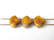 Image de 7.5x7.5 mm, perles en en éventail, feuille Ginkgo, de verre tchèque, 2 trous, opaque, jaune, finition picasso