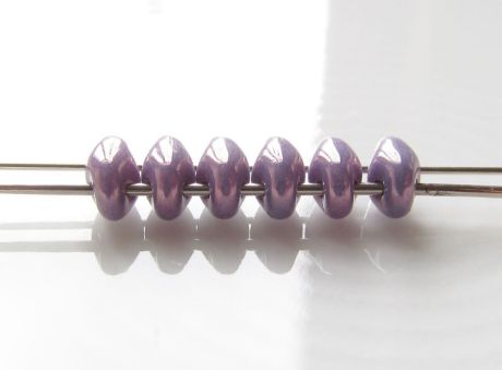 Afbeeldingen van 5x2.5 mm, SuperDuo kralen, Tsjechisch glas, 2 gaatjes, ondoorzichtig, krijtwit, metaalkleurig amethist paarse glans