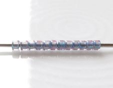 Image de Perles cylindrique, taille 11/0, Treasure, doublé bleu denim, finition arc-en-ciel violet améthyste clair, 5 grammes
